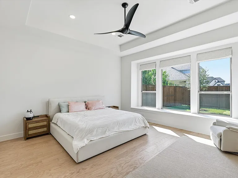 320 Telico Ct — Photo 16