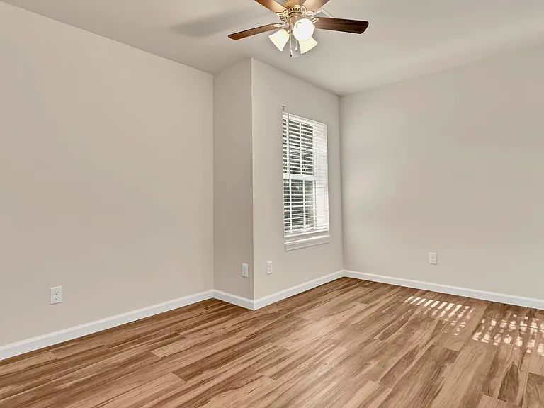 1112 Bertling St #7 — Photo 9