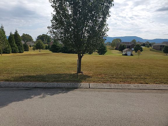 3rd image of 517 Golden Rose Dr