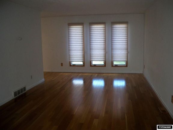 5th image of 214 Pierce Way