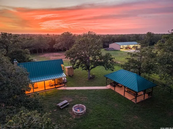 10488 STATE HIGHWAY 304, Harwood, TX 78632