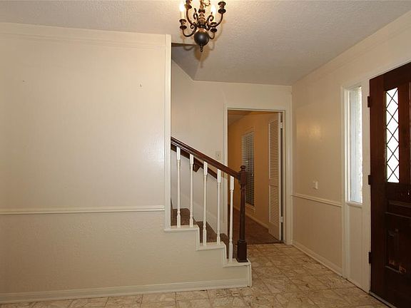 4th image of 19514 Shinwood Dr