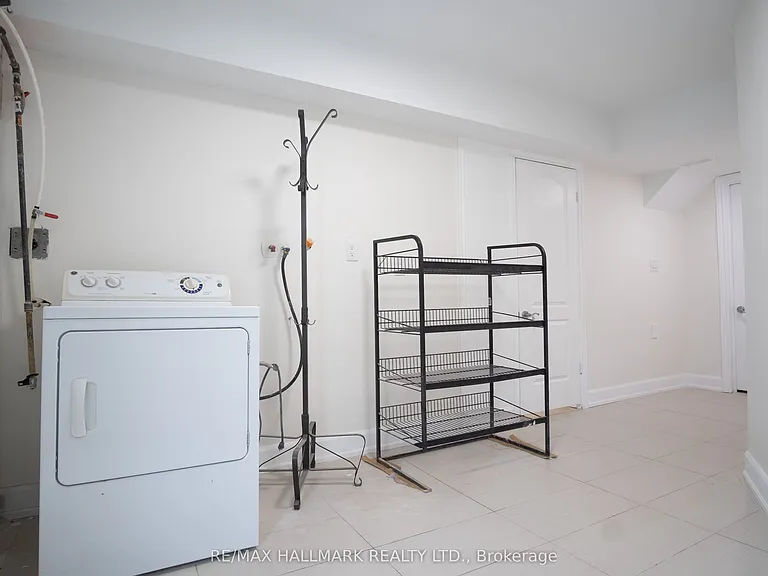 118 Fairholme Ave #1 — Photo 11