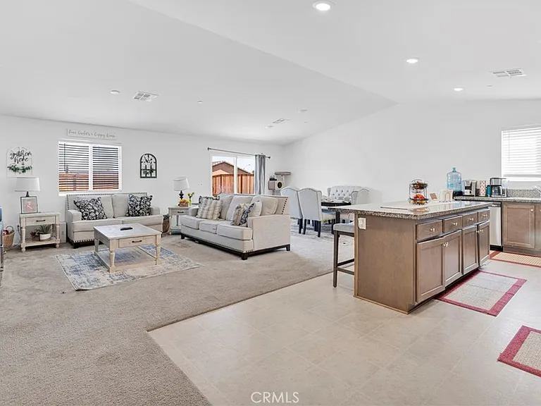 11412 Charlotte St — Photo 6