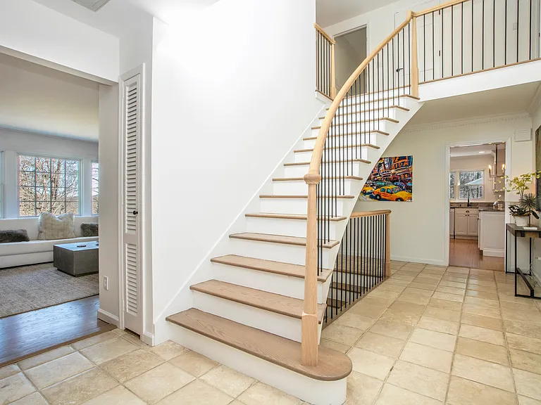5 Hoffman Rd — Photo 2