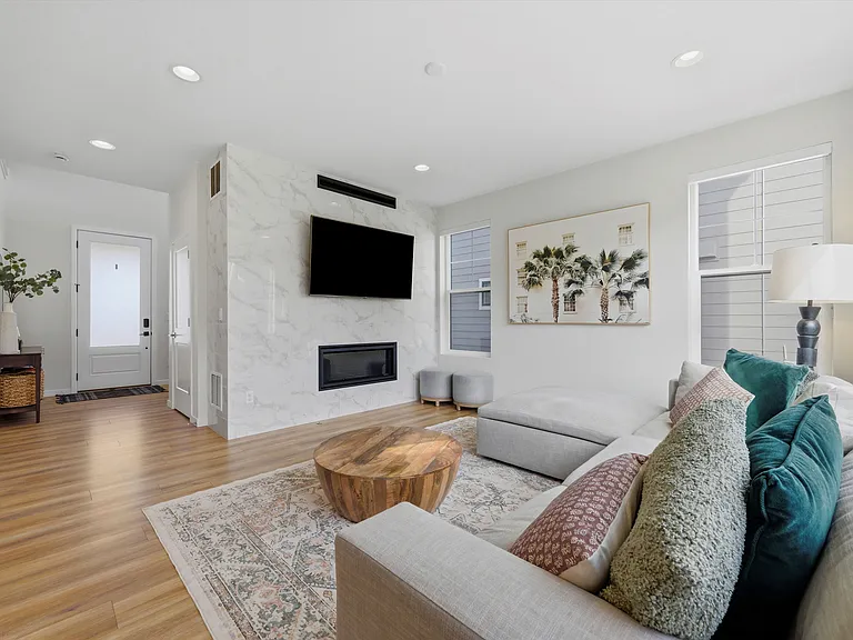 8989 Bellsong Dr — Photo 21