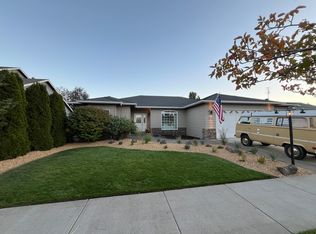 212 SE Soft Tail Dr, Bend, OR 97702