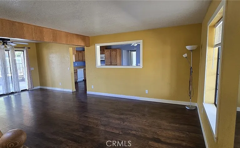 7806 E Avenue U — Photo 4