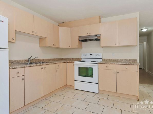 2 bedroom rental in Surrey — photo 5
