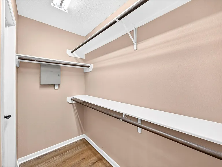 17414 Erin Way Ct — Photo 32