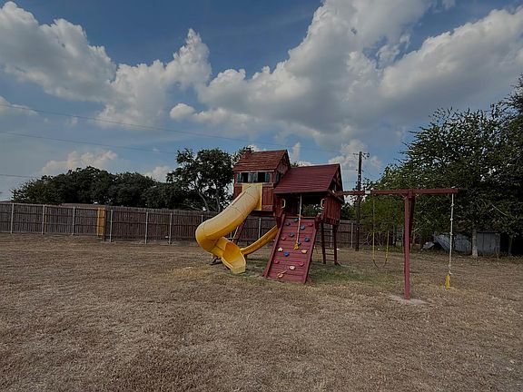 2nd image of 72 Wanda Ln