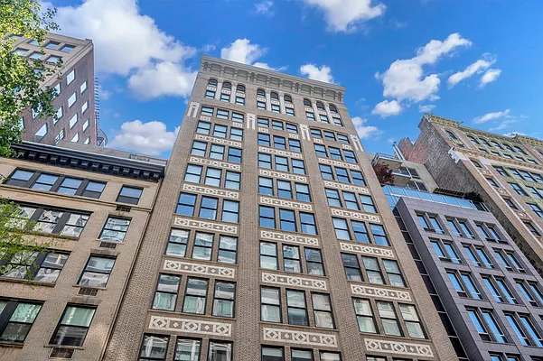 Rented by Compass | media 35