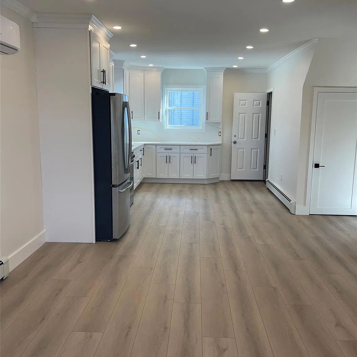 2 bed, 1.0 bath, 1188 sqft, $3,500 — Photo 4