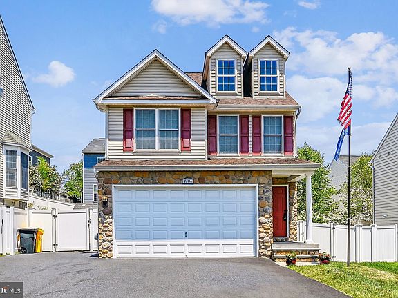 3rd image of 110A Sabrina Ln