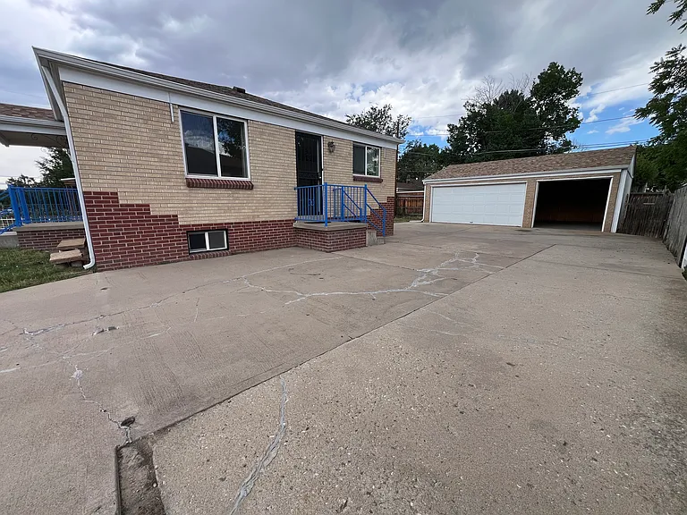 1328 S Beach Ct — Photo 20