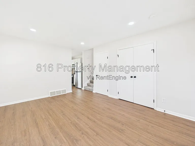7030 Ewing Ave #7030 — Photo 5
