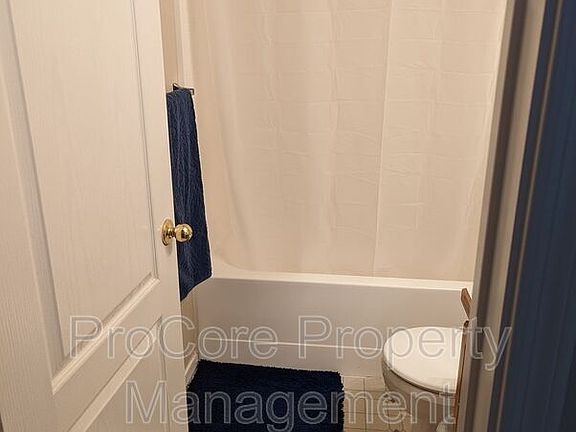 4th image of 3802 Topeka Ave