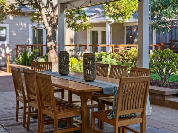207 Harbor Dr, Santa Cruz, CA 95062