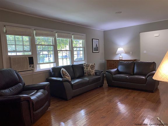 3rd image of 1 Garden Cir