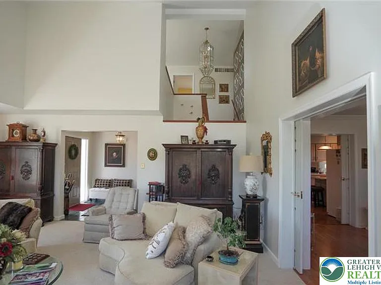 1319 Shady Ln — Photo 17
