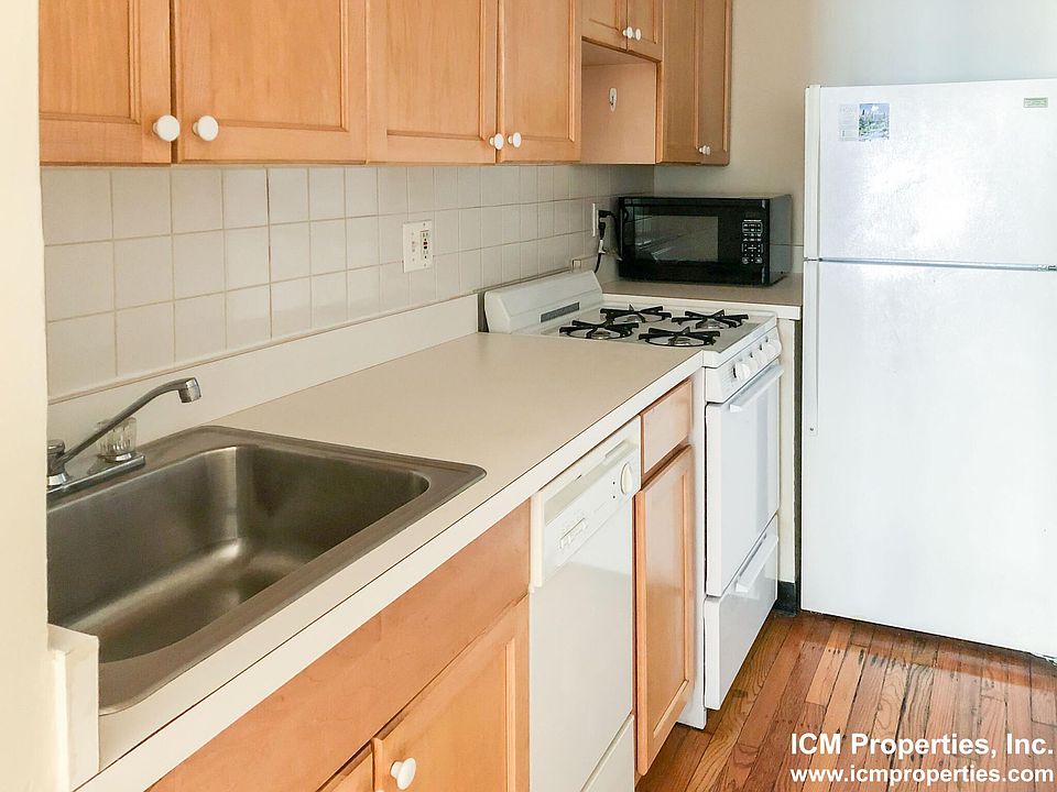 1st image of 3925 N Pine Grove Ave APT 1W