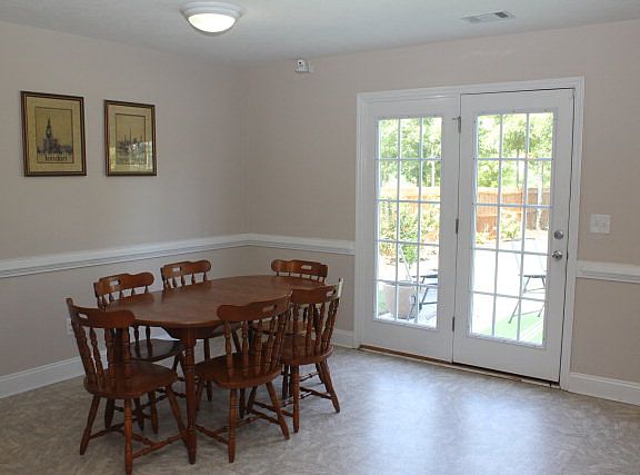 4th image of 325 Mossy Oak Cir