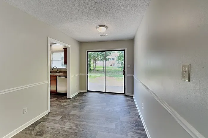 2215 Medlin Ct — Photo 7