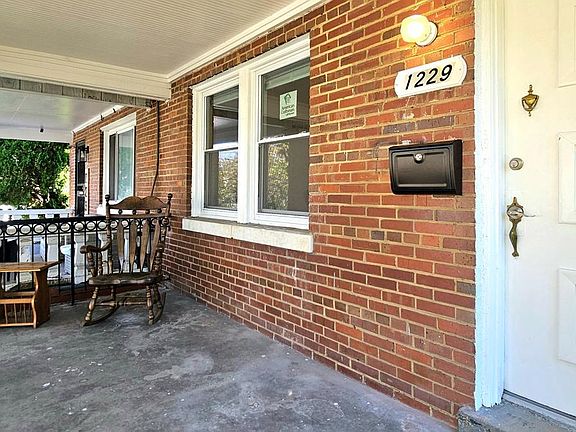 5th image of 1229 Savannah Pl SE