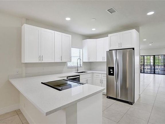 4th image of 4300 S Ocean Blvd #1