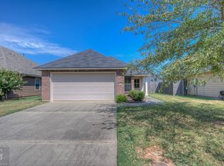 3724 Sabine Pass Dr, Bossier City, LA 71111