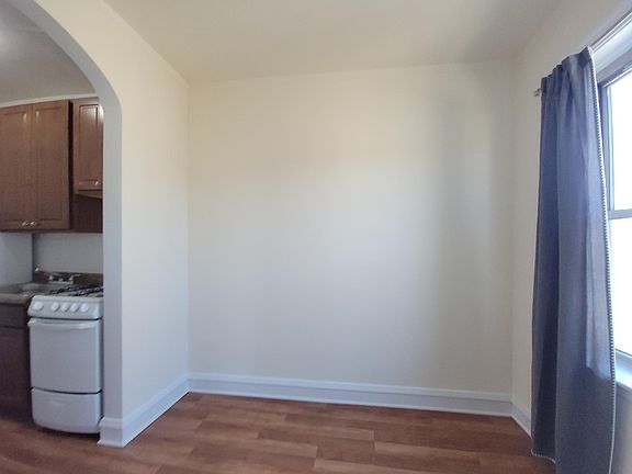 5th image of 2540 N Sawyer Ave #407