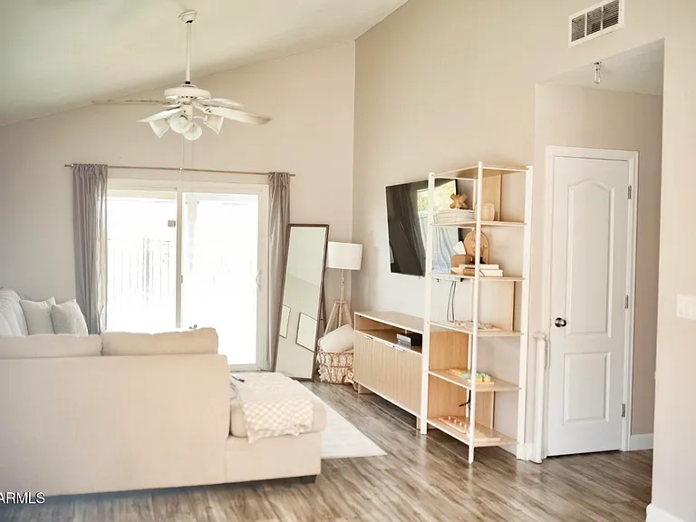 1229 W Straford Dr — Photo 17