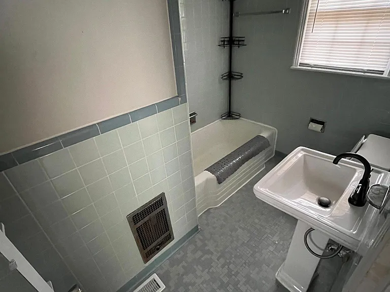 1402 Lowell Dr SE — Photo 19