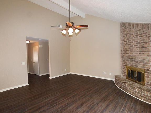 4th image of 2825 22nd Ave N