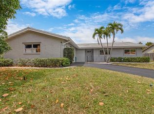 3820 NW 83rd Ter, Coral Springs, FL 33065