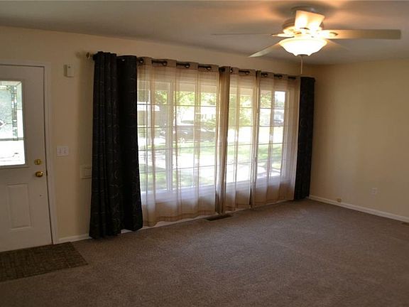 2nd image of 465 Chestnut Dr