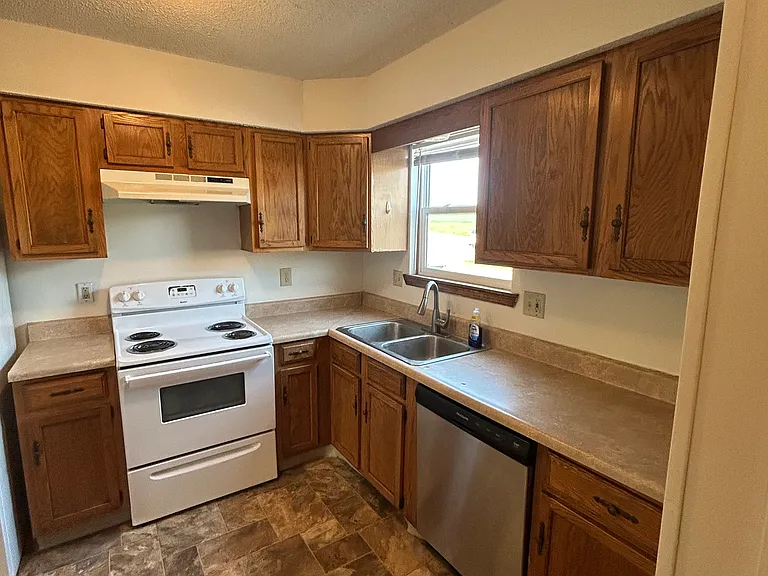 2326 Hillcrest Dr #2326 — Photo 8