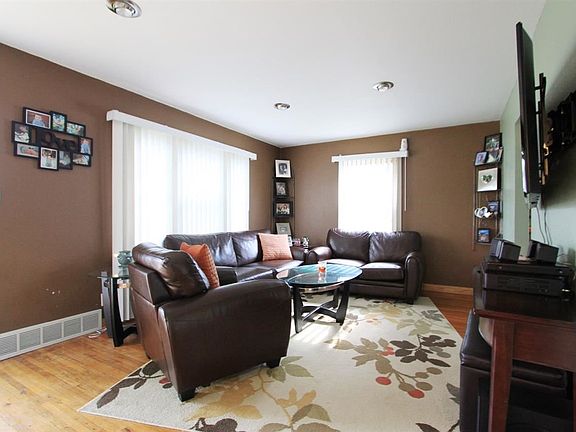 2nd image of 1131 Bourland Ave