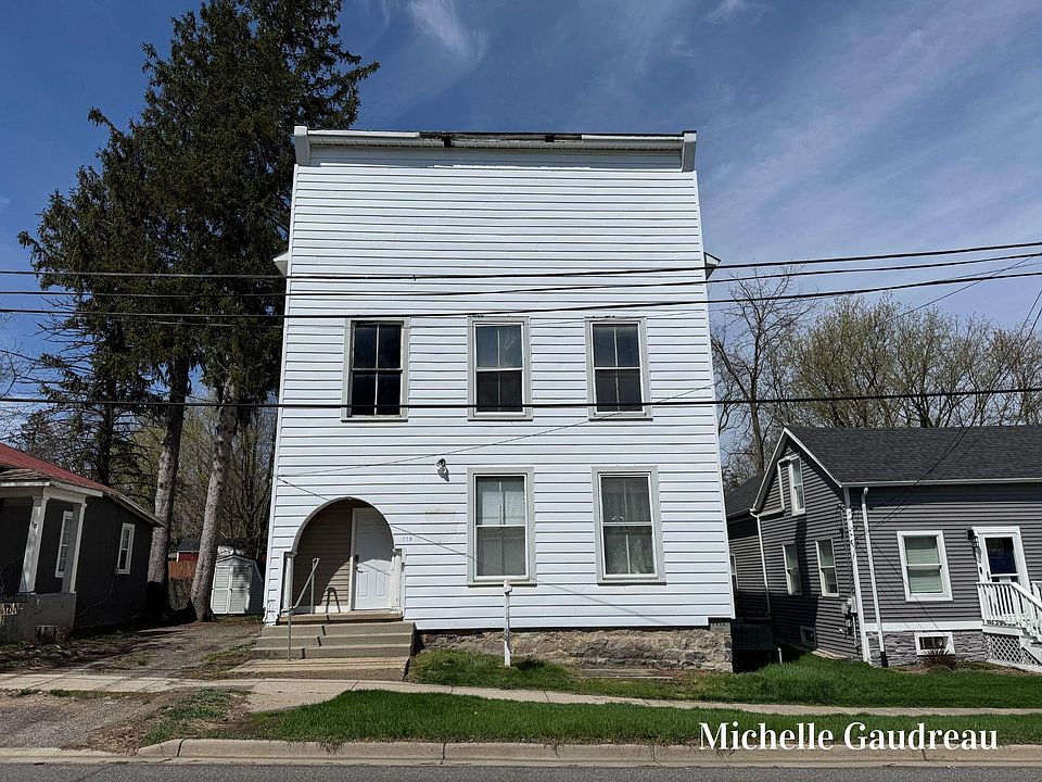 1st image of 116 W Main St SE