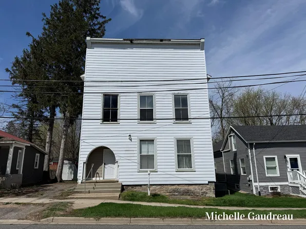 116 W Main St SE, Caledonia, MI 49316