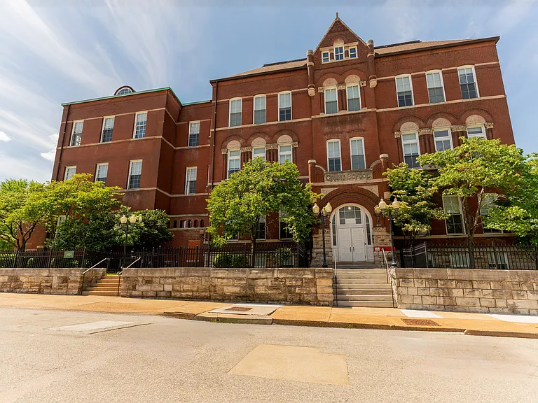 Grant School — Photo 45