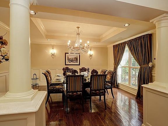 4th image of 27 Vanderbilt Dr