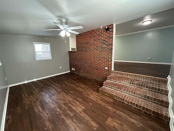 4th image of 1602 Randall Rd