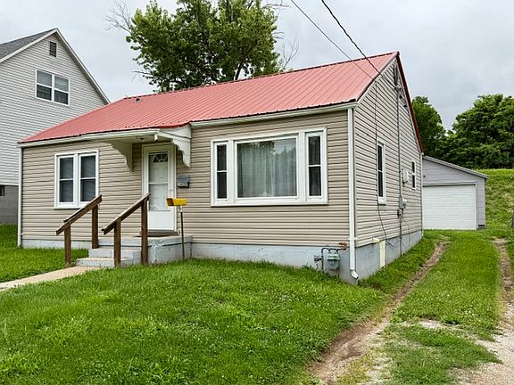 2nd image of 1405 E Elm St