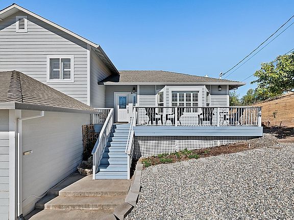 2nd image of 17291 Knollview Drive