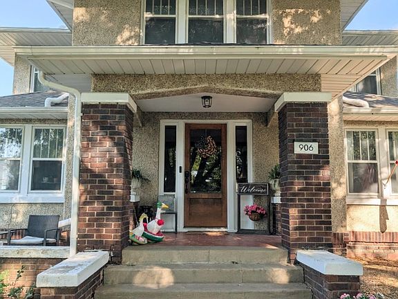 2nd image of 906 Locust St