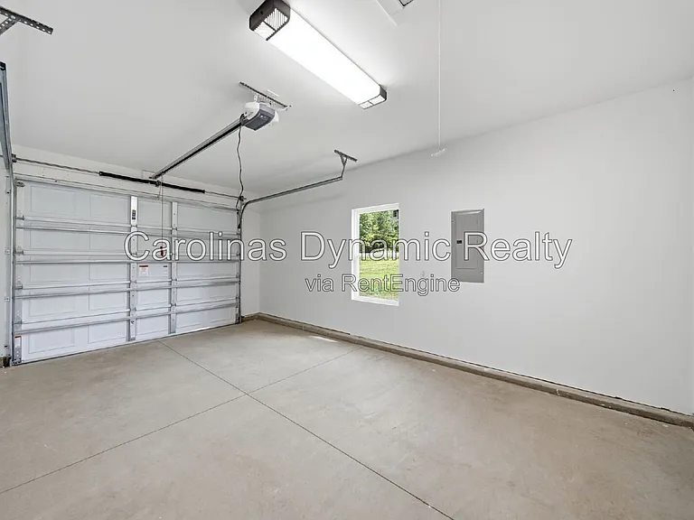 1533 S Battleground Ave — Photo 29