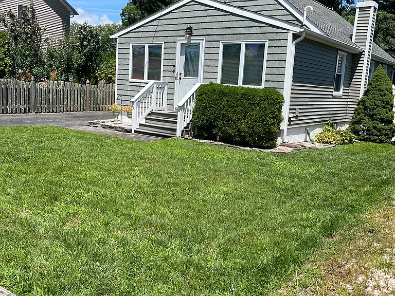 31 W Arverne Ave — Photo 2