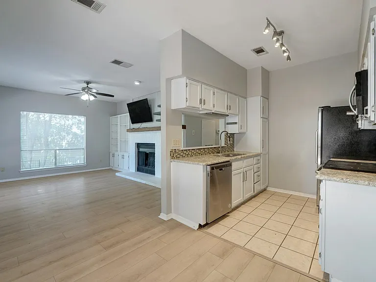 908 Poplar St #103 — Photo 5