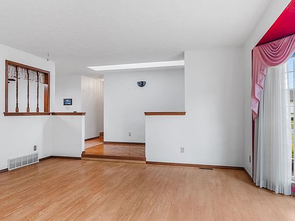 5th image of 13810 E Crown Ave